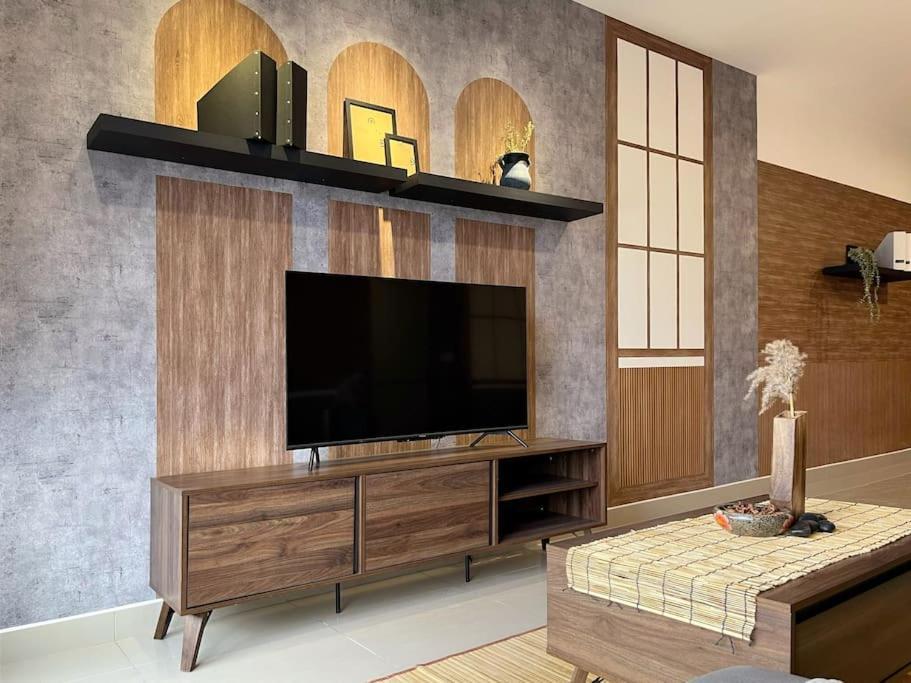 Pangsapuri 4br Family Mvertica Near Mrt By Rumabnb *
